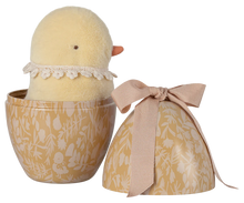 Load image into Gallery viewer, Maileg Easter egg with chicken