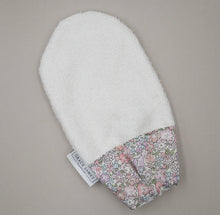 Load image into Gallery viewer, Michelle Liberty Cleansing Mitt