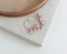 Load image into Gallery viewer, Betsy Ann Josie Joans Bunny Ties