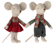 Load image into Gallery viewer, Maileg Winter mice twins, Little brother and sister
