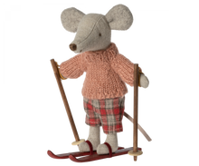 Load image into Gallery viewer, Maileg Winter mouse with ski set, Big sister
