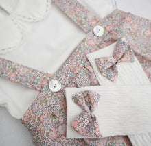 Load image into Gallery viewer, Cream Liberty Bow Socks
